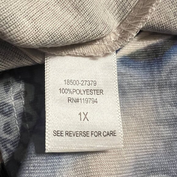 Live and Let Live Womens Size 1X V-neck Lace Button Detail Paisley Print Top - Picture 9 of 9